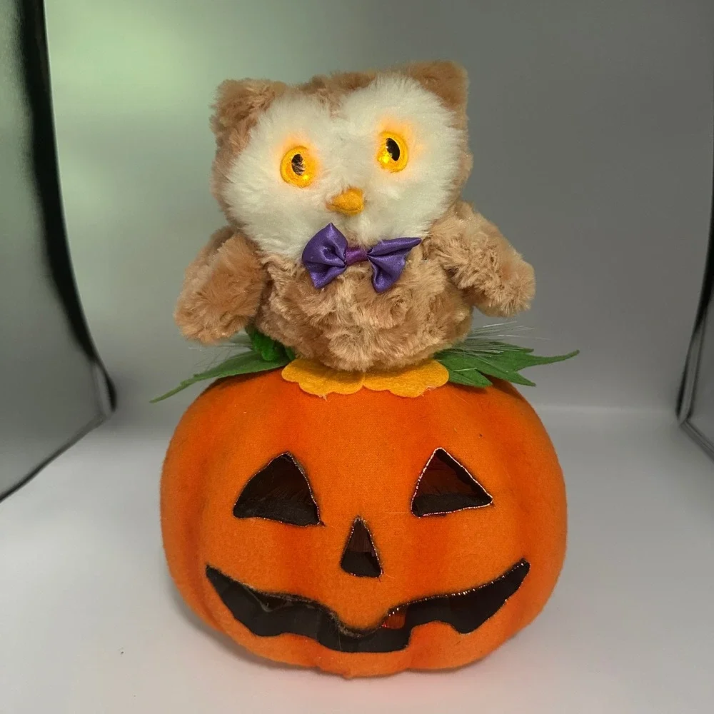 Avon Halloween Plush Owl on Jack O Lantern Pumpkin Light Up Decor Halloween Fall